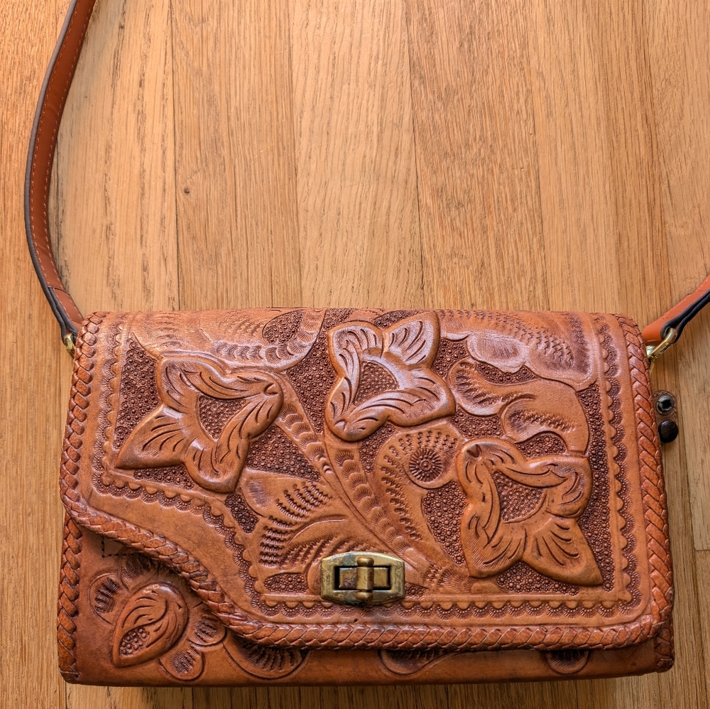 Really Cool 70s Mexican Leather Reversible Purse - Picture 2 of 7